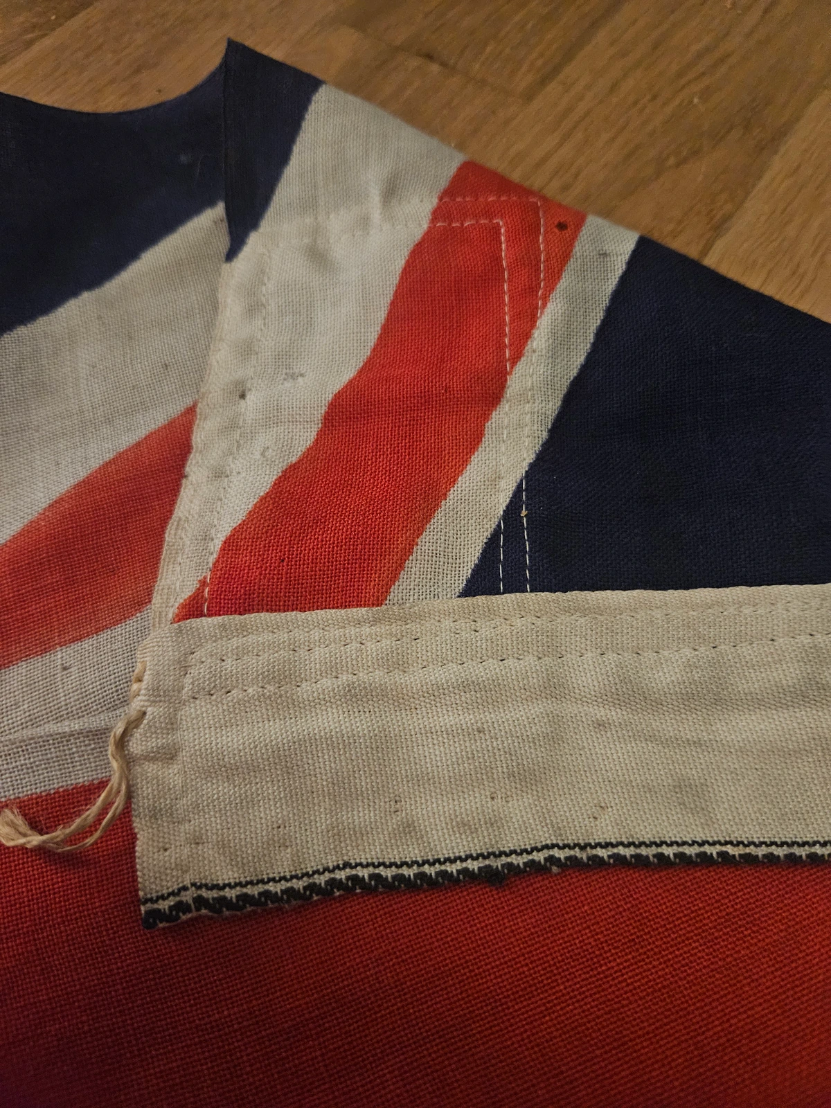 Detail of the hoist corner and stitching