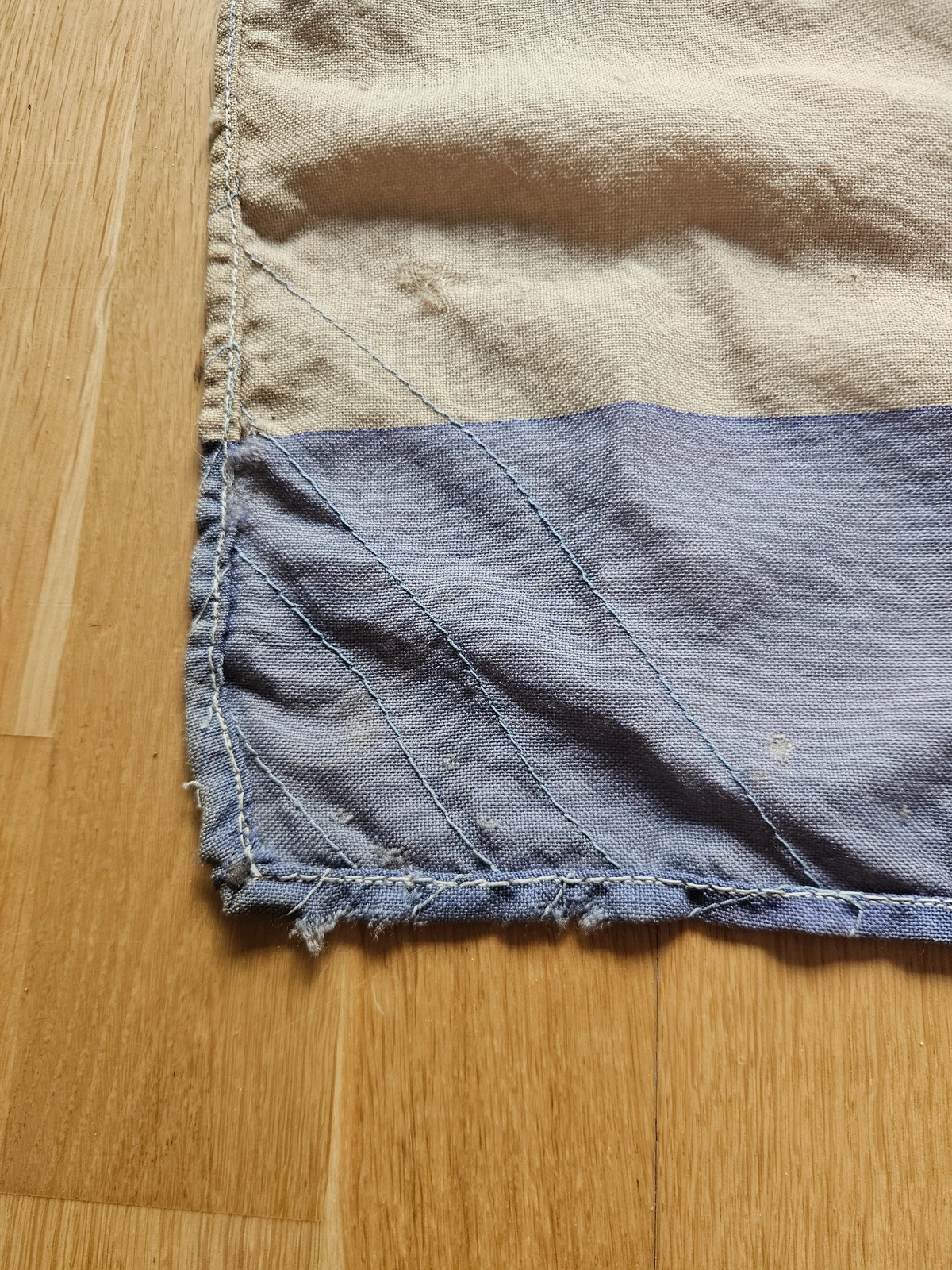 Fly corner reinforcement rows and fray