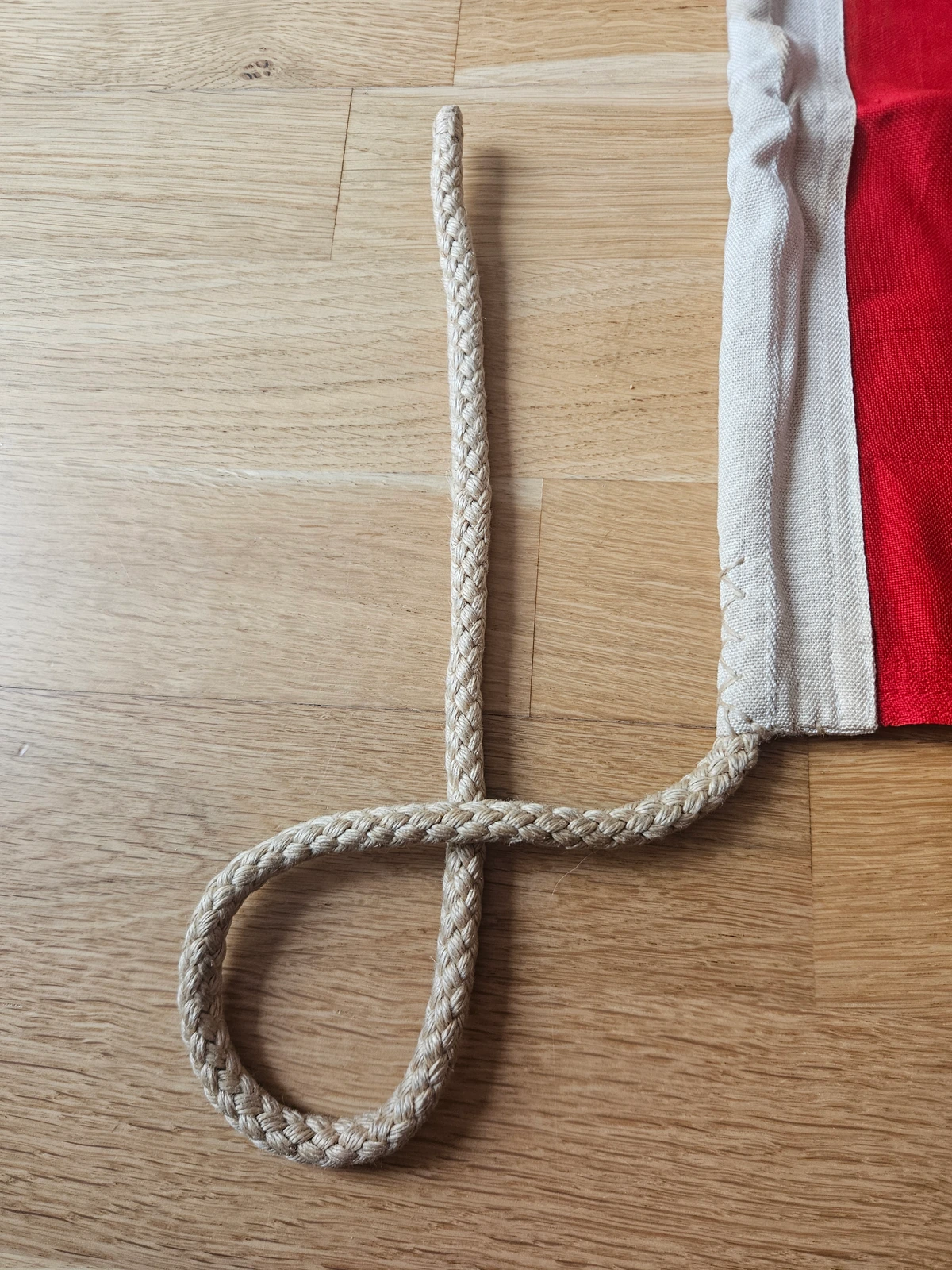Overall — folded presentation.