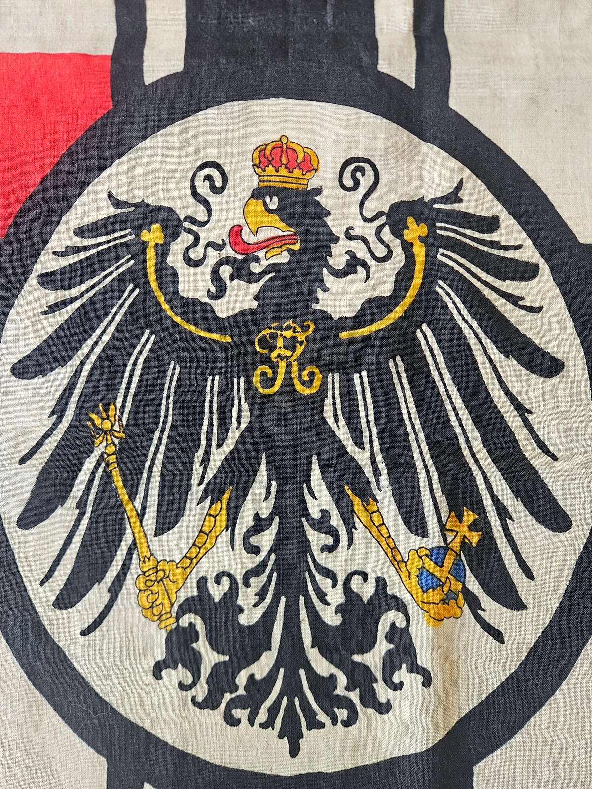 Imperial eagle in central roundel — full view.