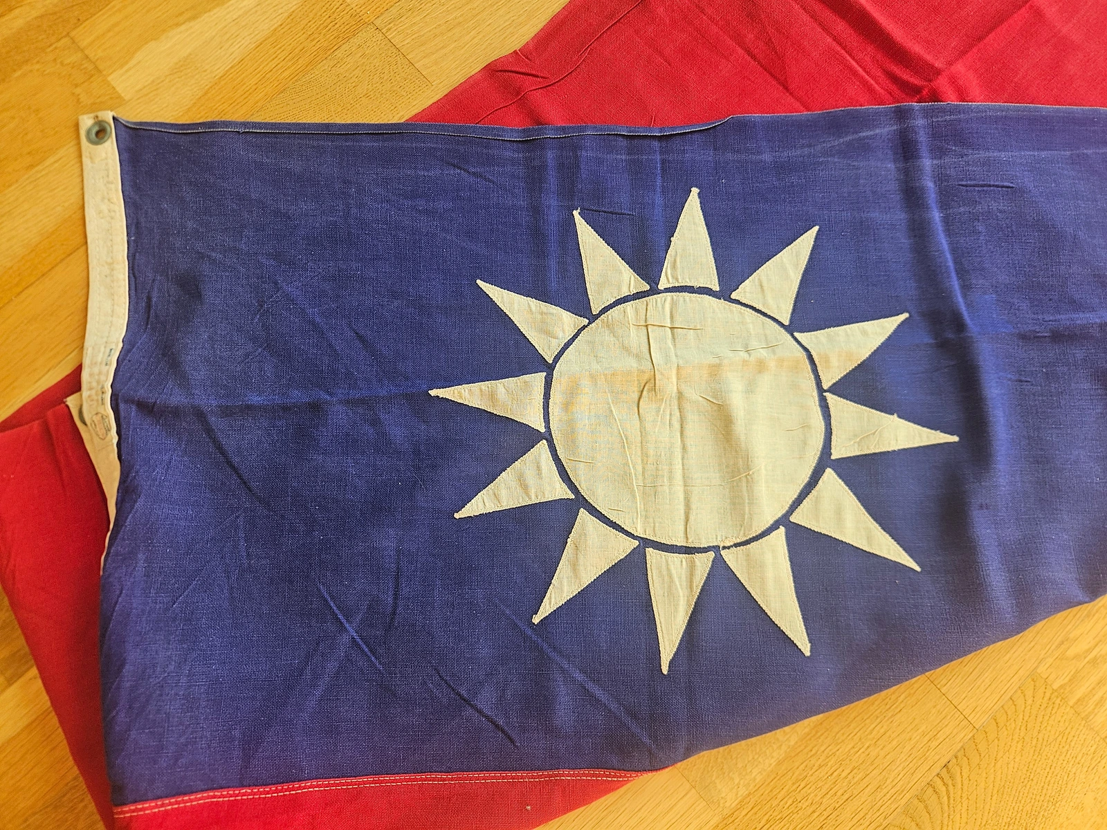 Canton reverse, double-appliquéd sun