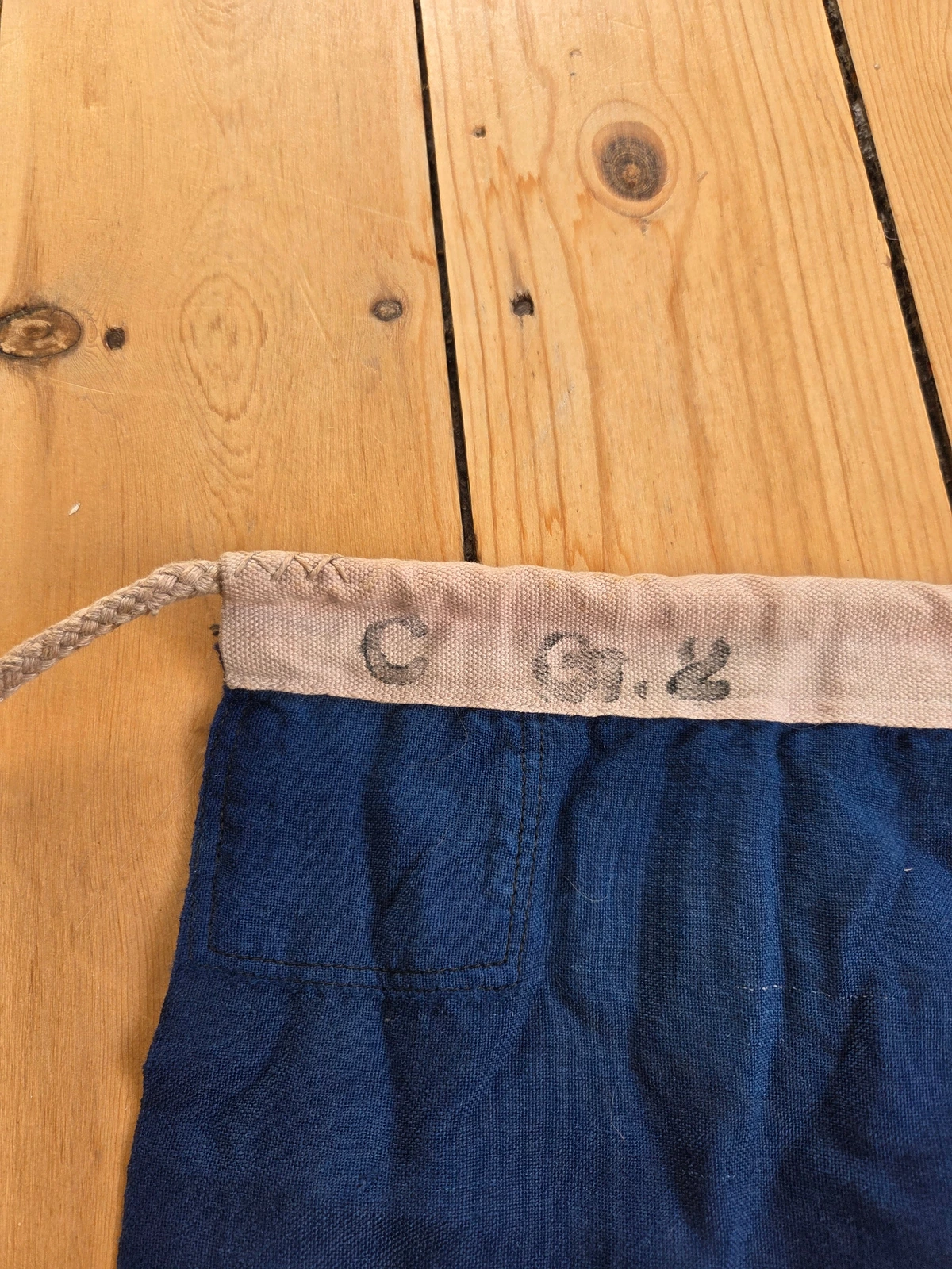 C code and Gr. 2 size marking on hoist