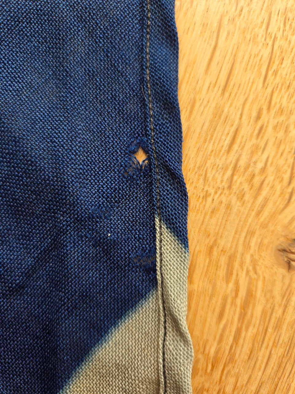 Tail trailing edge stitching (back)