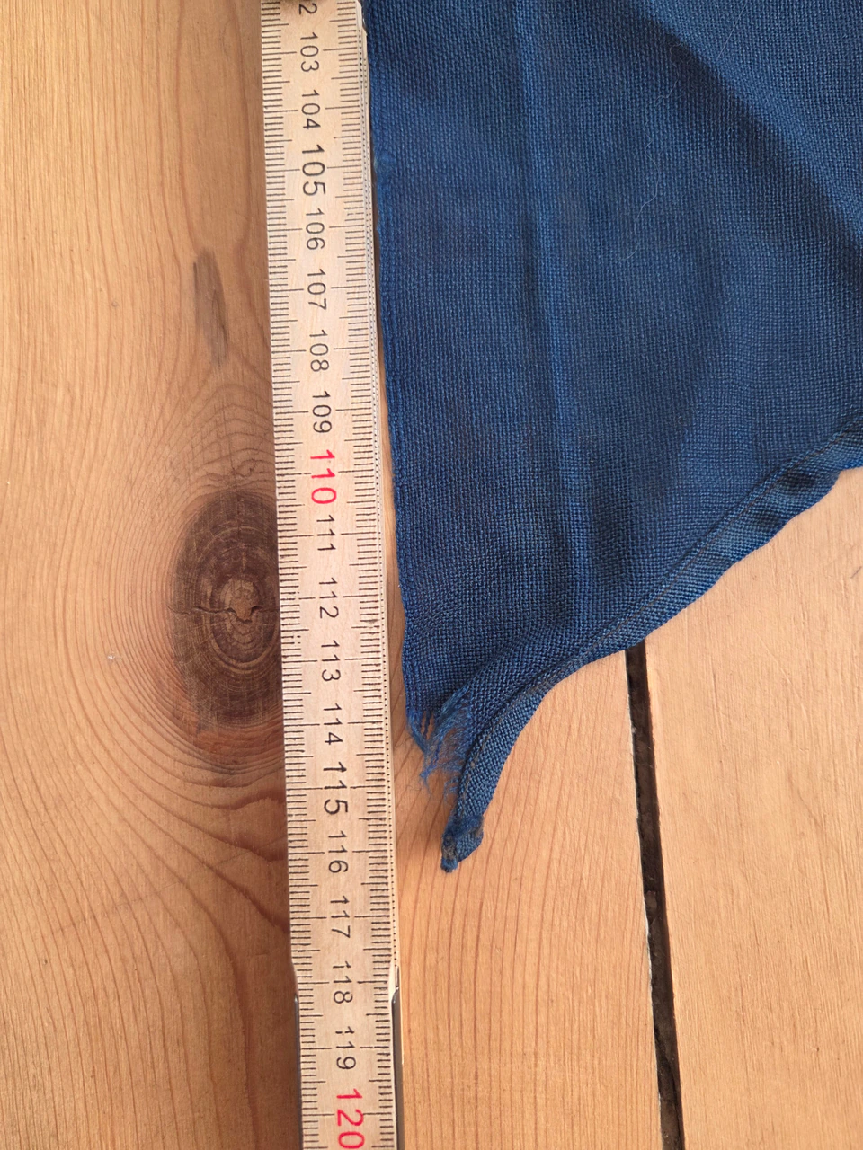 Fly length measurement close-up