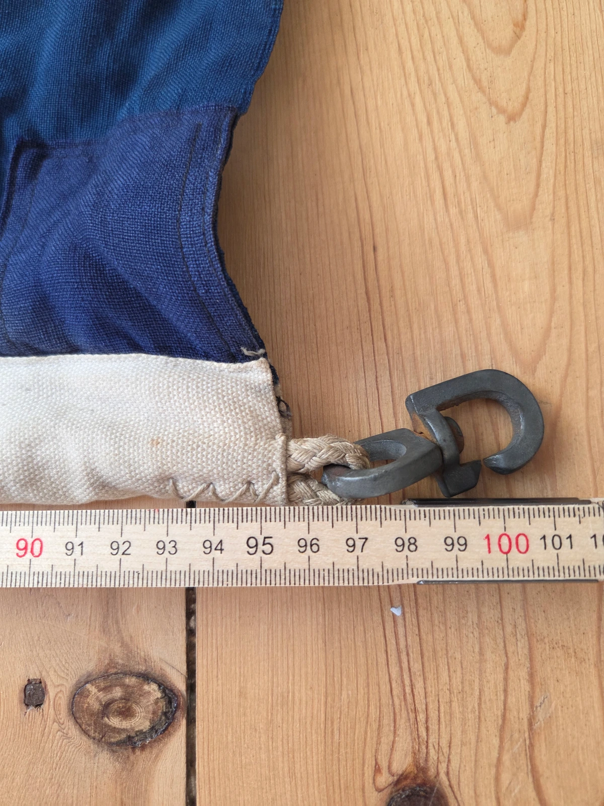 Hoist measurement close-up