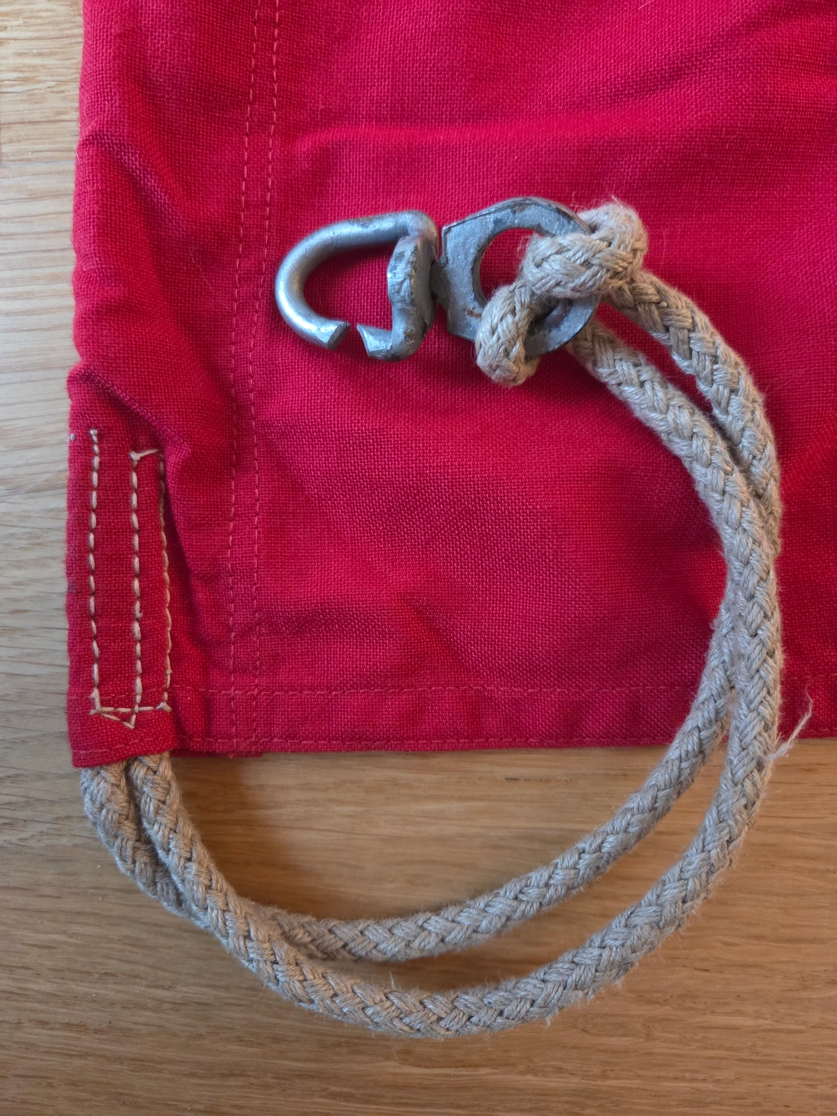 Metal halyard ring