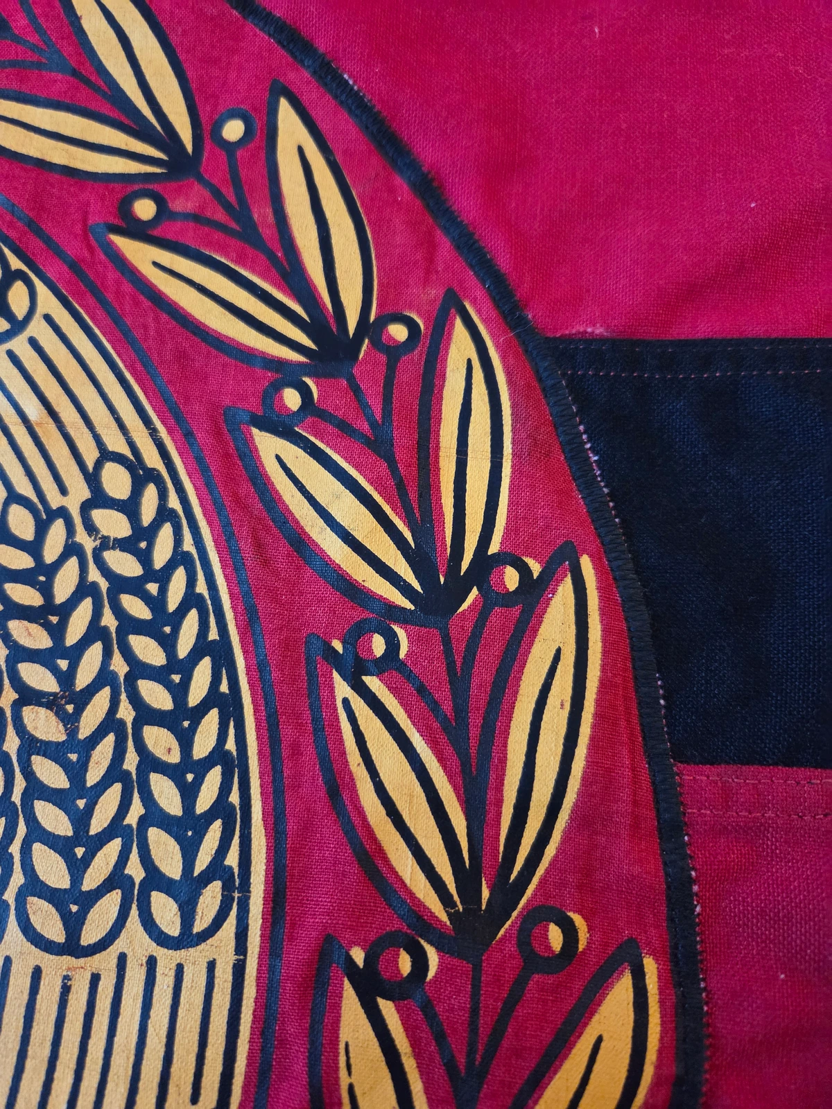 Laurel leaves