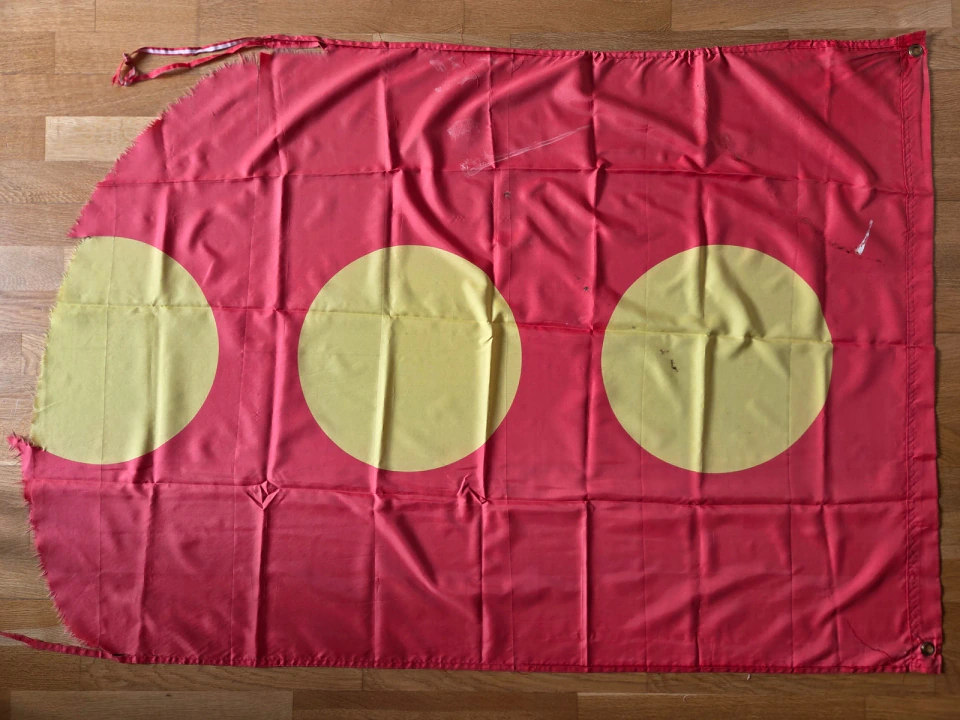 FG-062 weathered Christiania flag, full view