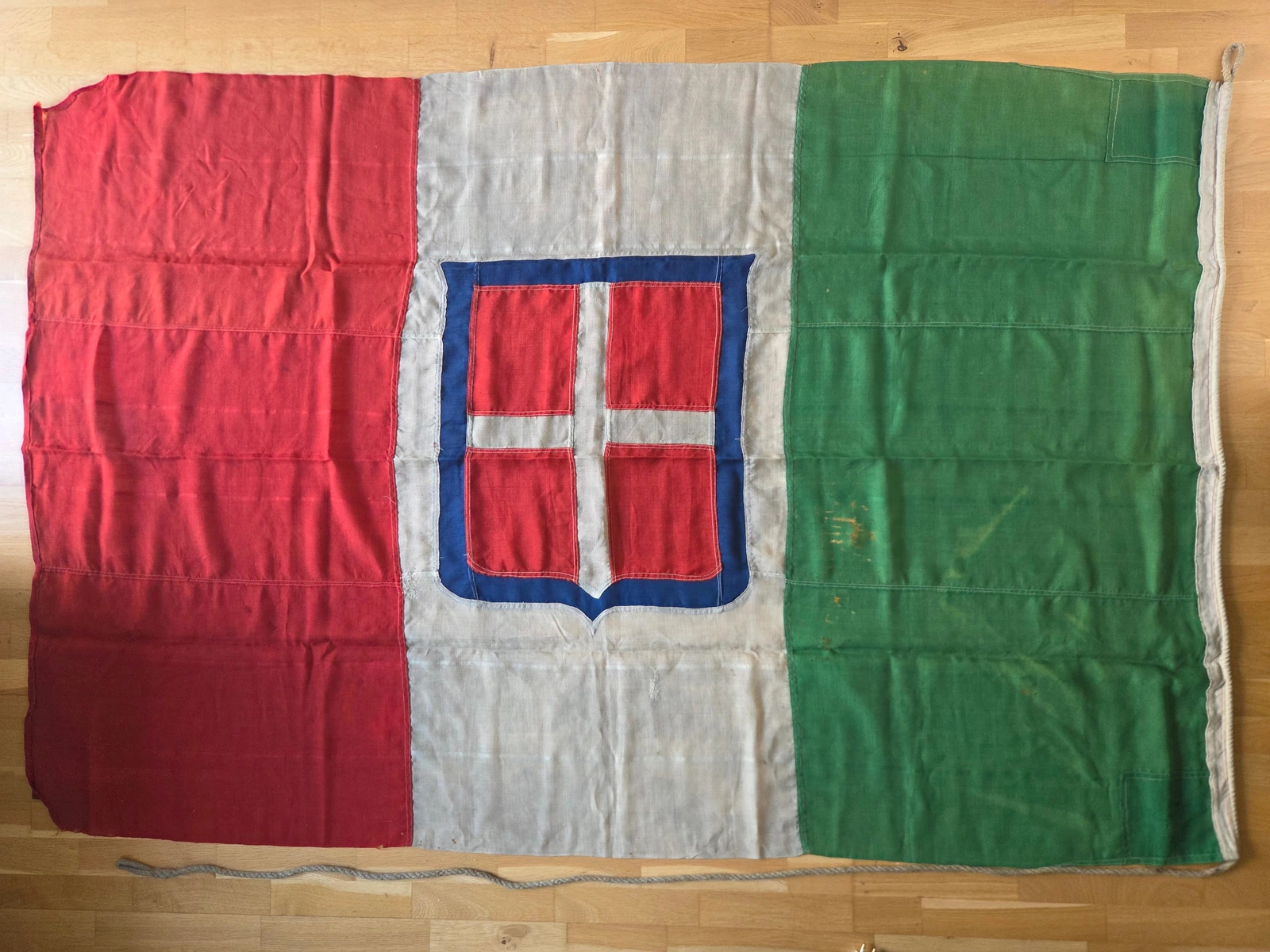 FG-063 Kingdom of Italy merchant ensign, full view