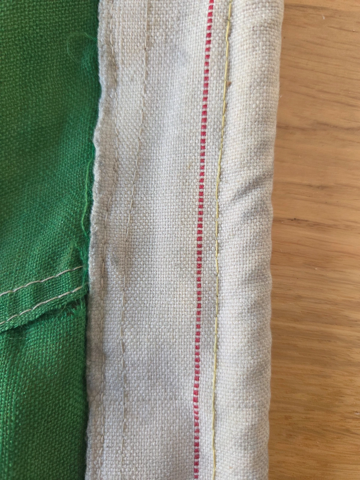 Heavy woven heading and tracer lines on FG-063
