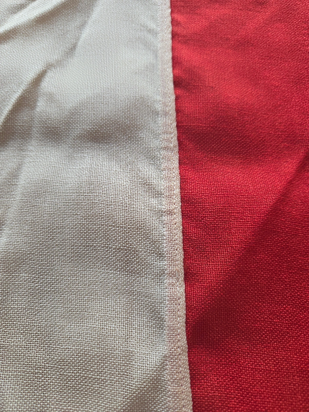 Machine-sewn panel seam on FG-064