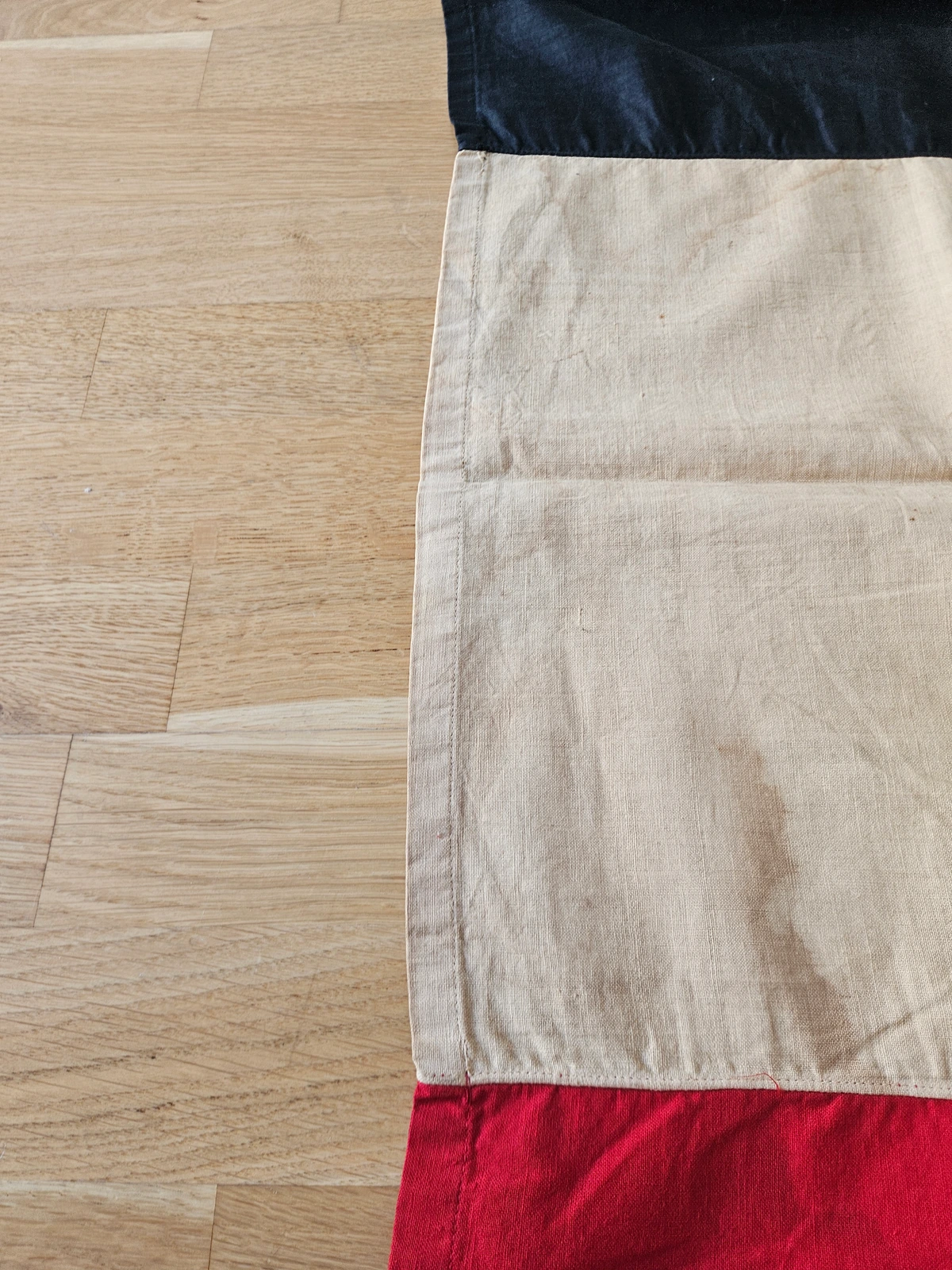 Panel seams and edge view