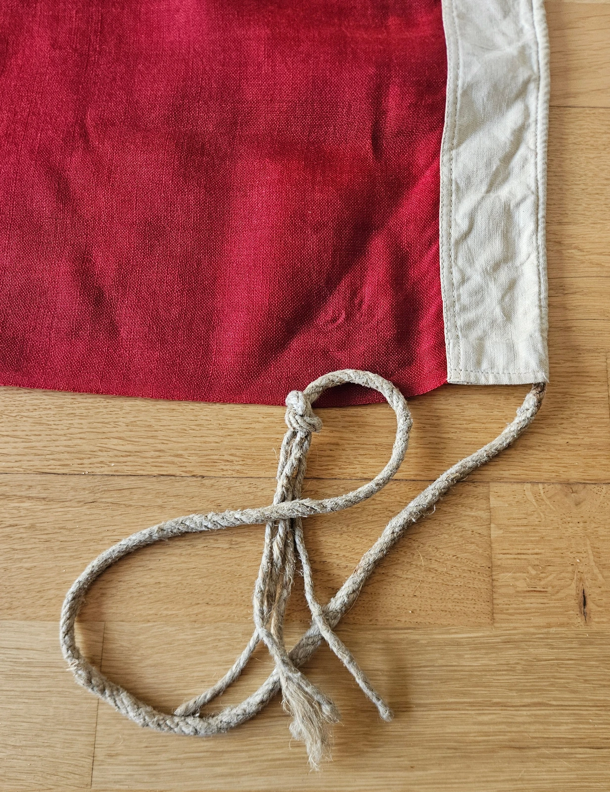 Overall view of the hemp rope