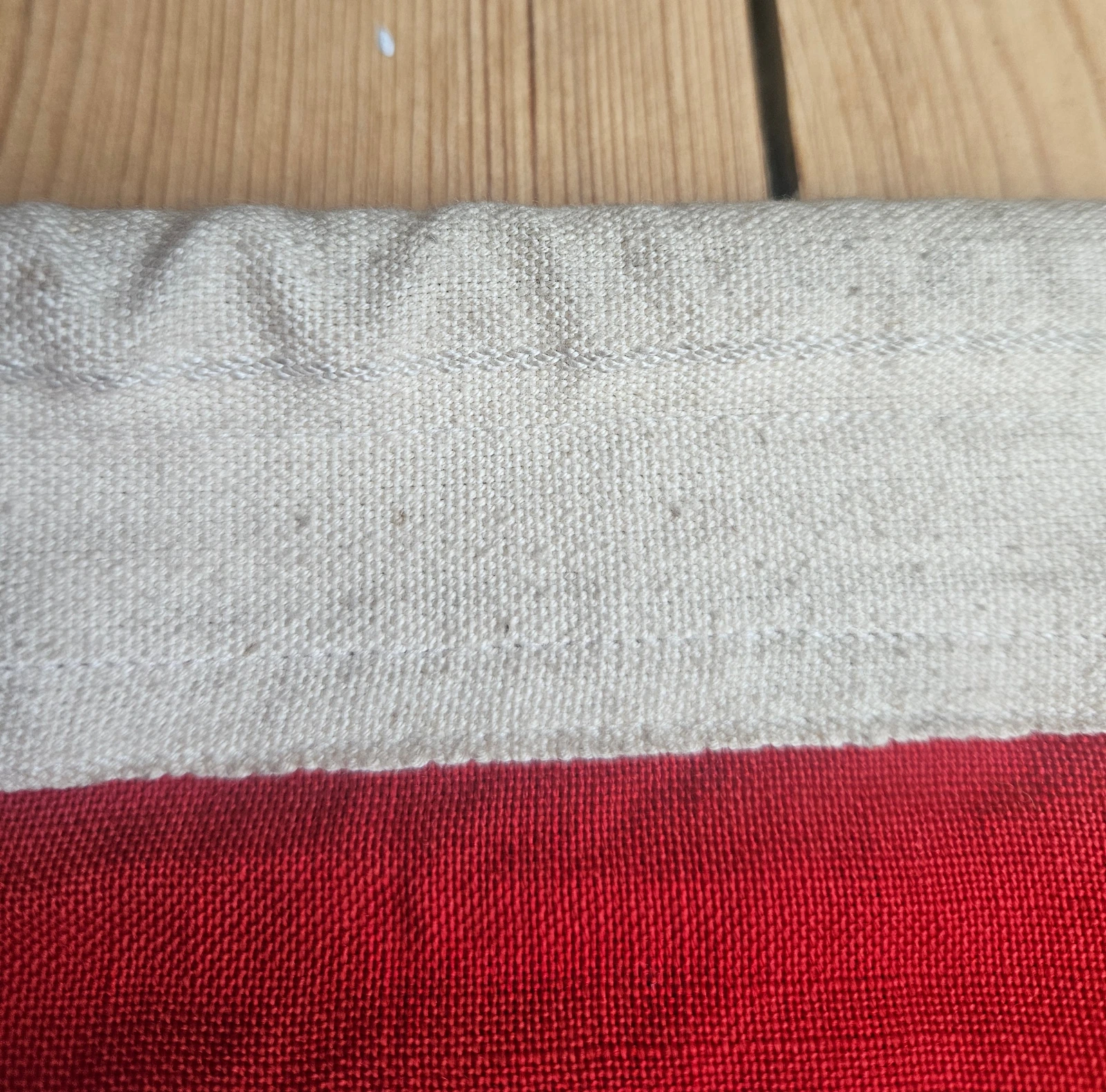 Inner hoist stitching on white tape