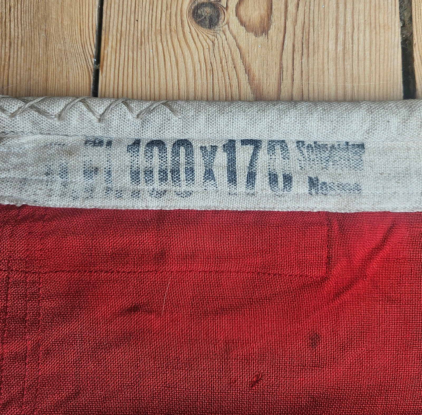 Hoist stamp showing 100x170 and Schneider Nossen