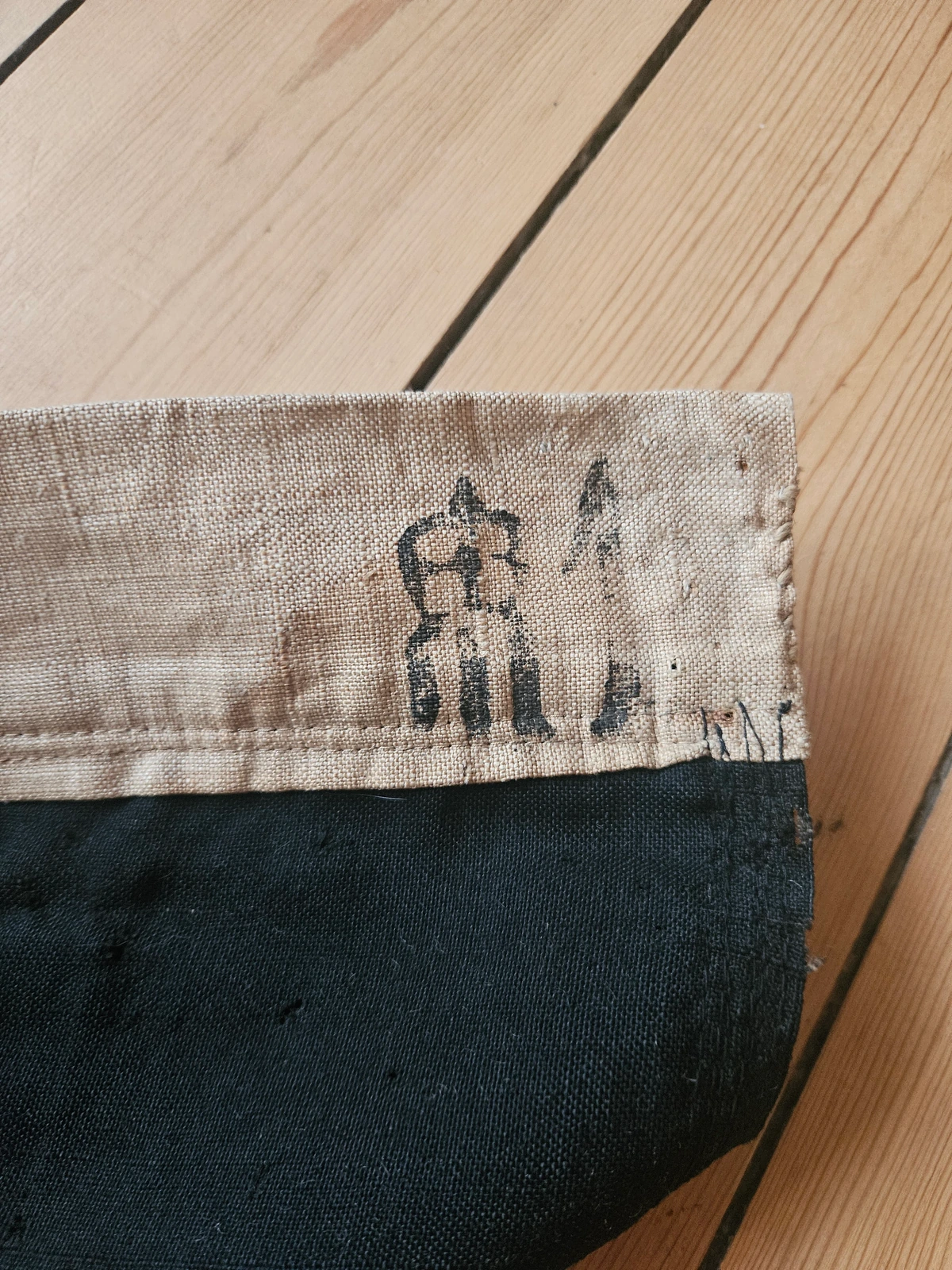Imperial crown depot marking