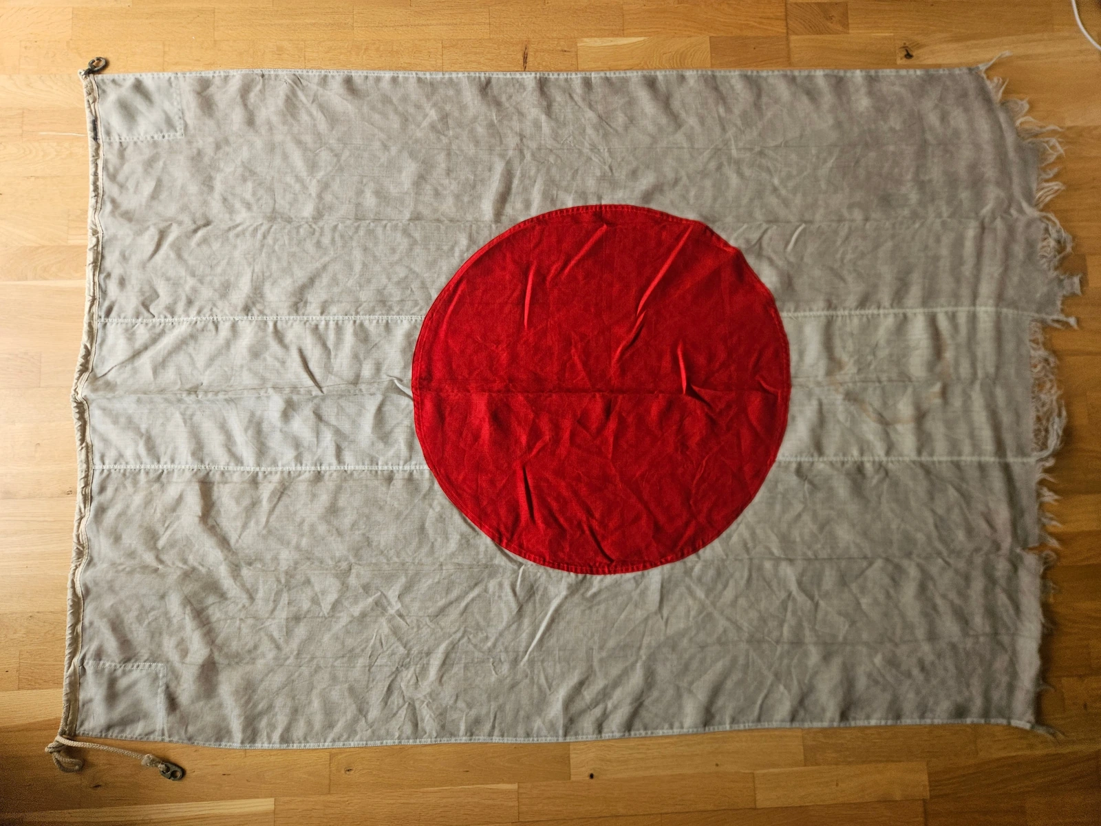 Full view of Japanese flag FG-037