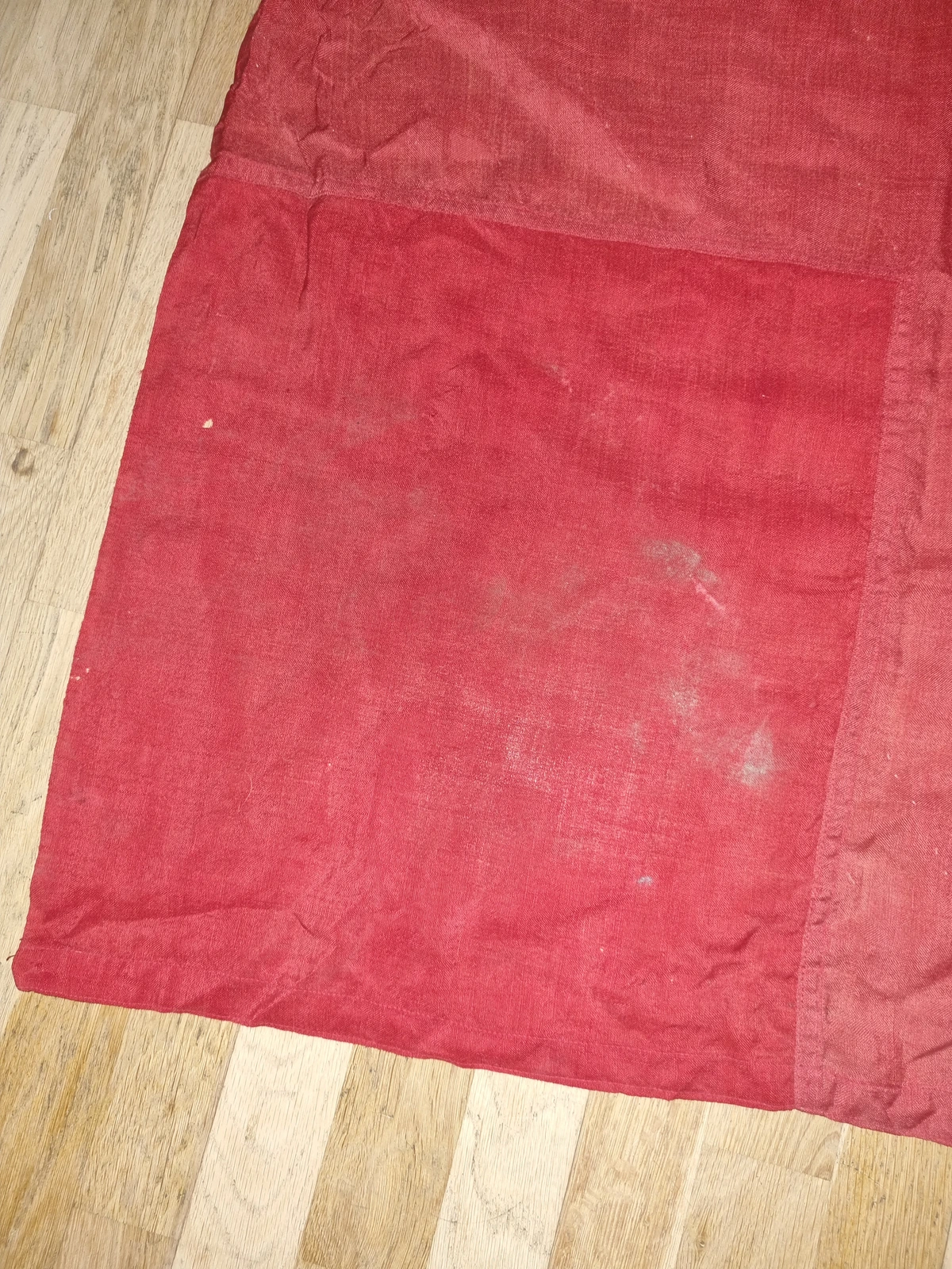 Period repair on fly end of flag