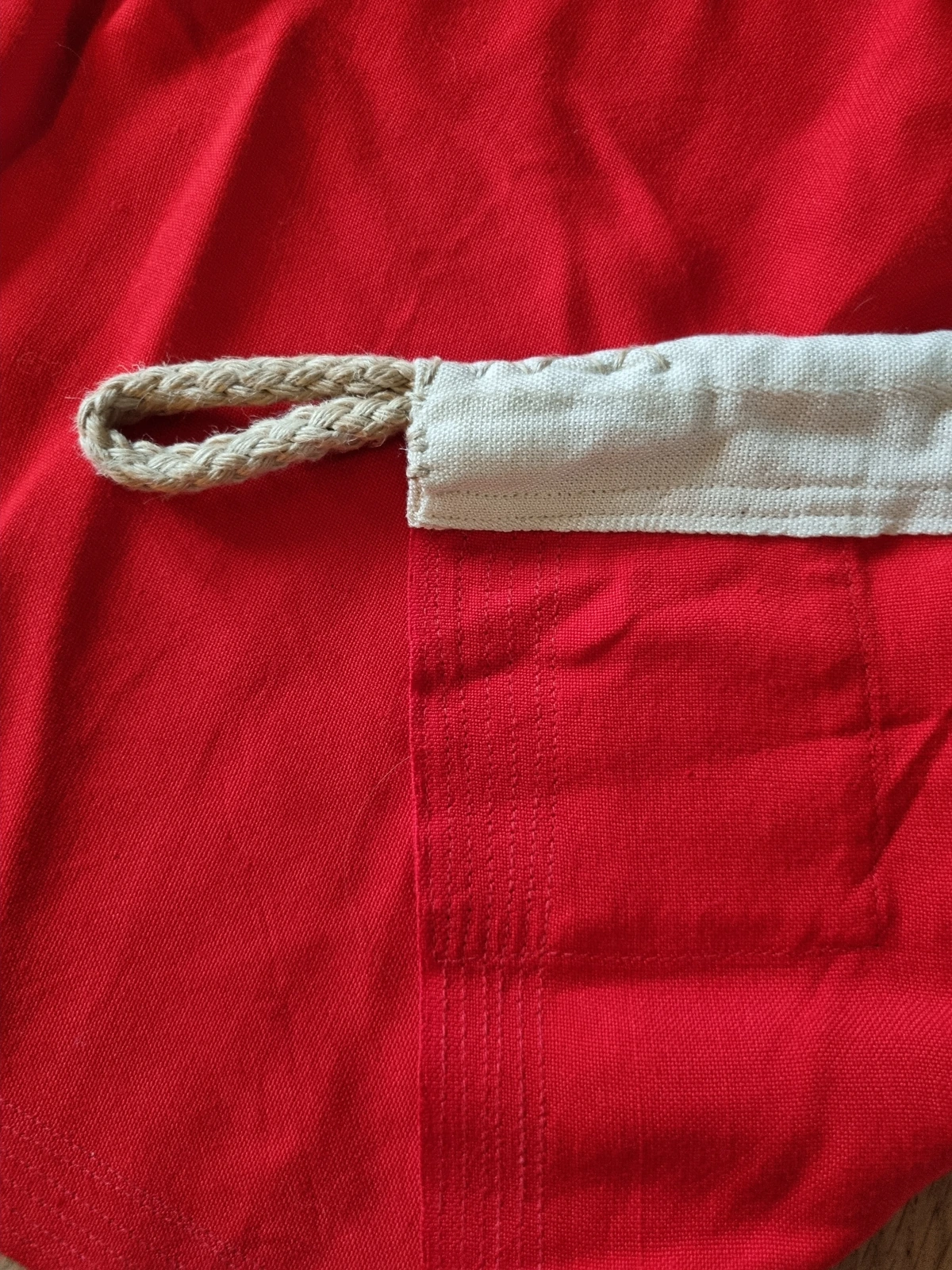 Hoist stitching and finish