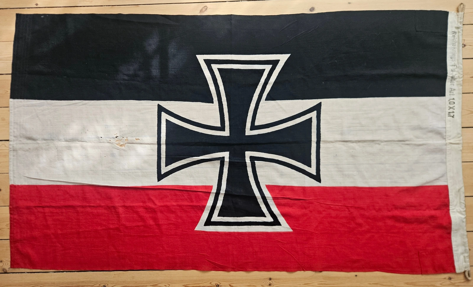FG-007 Reichskriegsflagge alter Art, full view