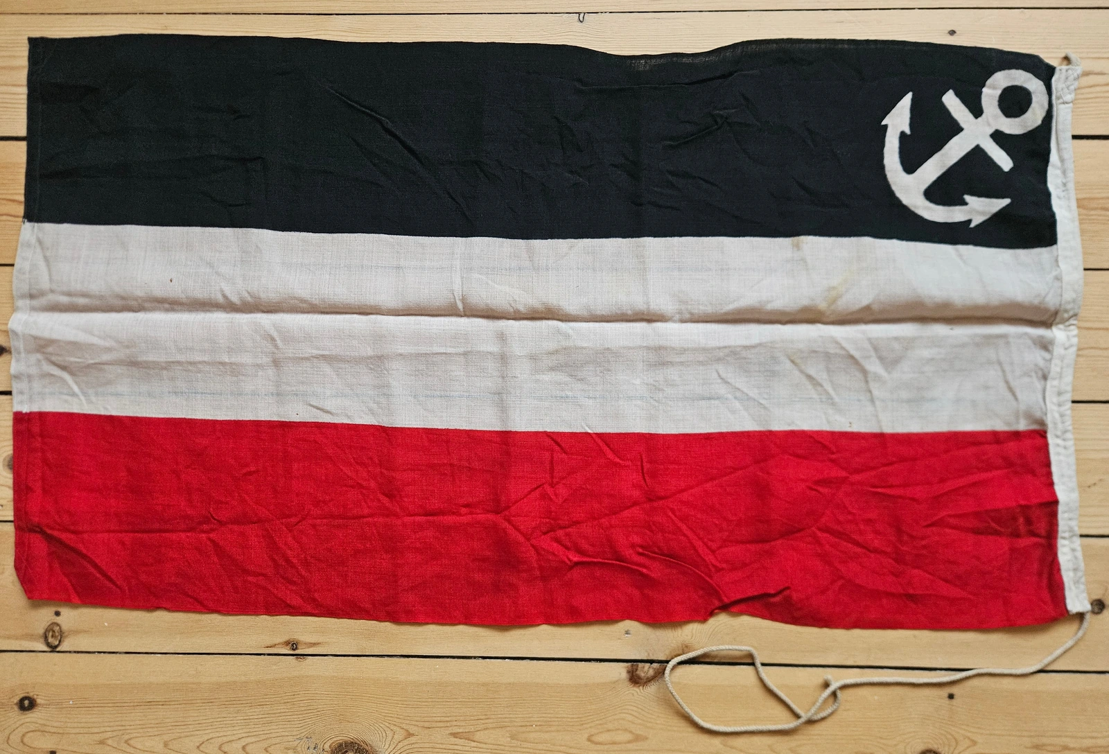 Full view of the flag