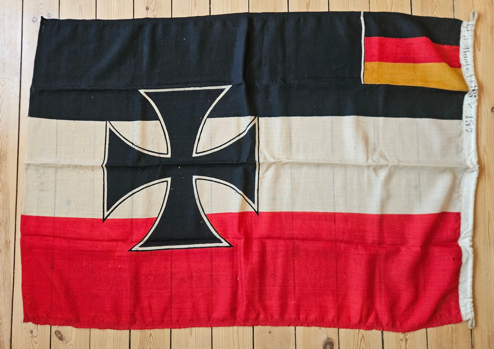 Weimar Kriegsflagge (cut)