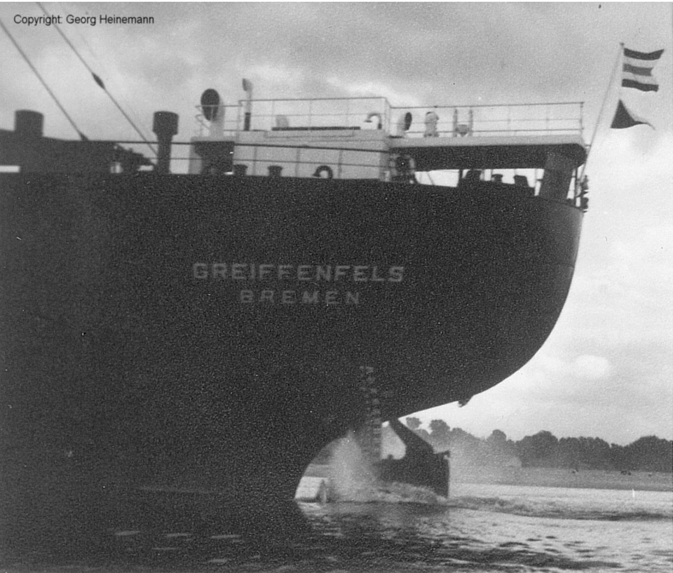 DDG Hansa cargo ship Greiffenfels with C-Doppelstander ensign