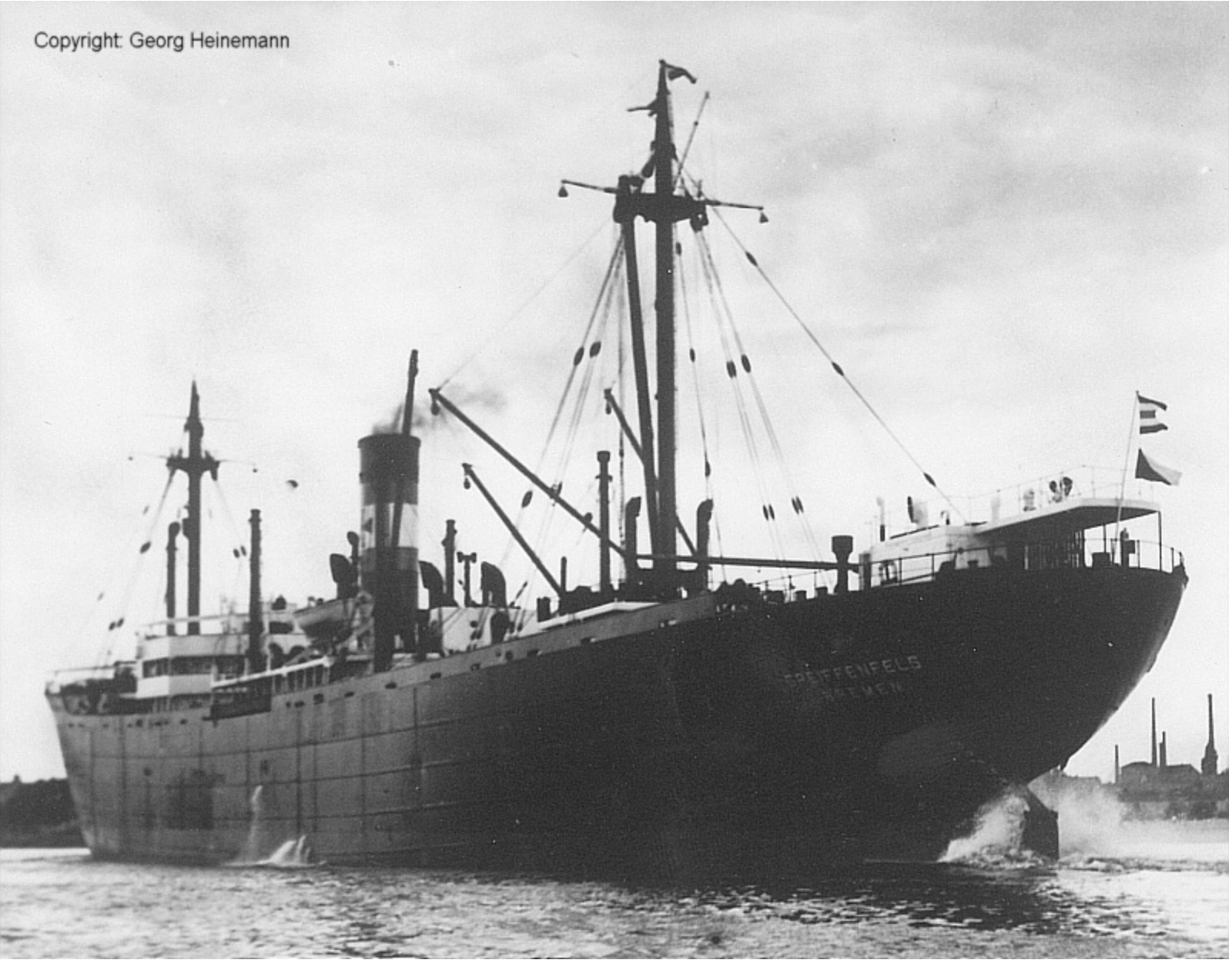 Greiffenfels stern view with C-Doppelstander swallowtail ensign